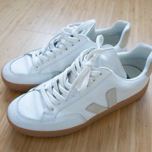 Veja Men's Sneaker White Natural Gum Sole Size 8